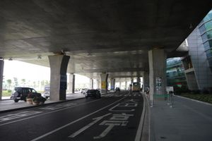 도착 구역 외부