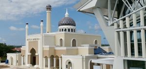 터미널 구내에 위치한 브루나이 국제공항 모스크