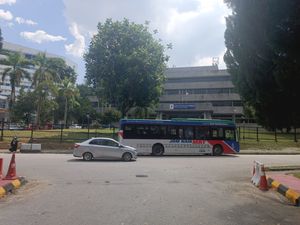 필레오 다만사라 역으로 가는 MRT 피더 버스 노선 T815