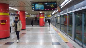 8호선 승강장 (2018년 11월 24일)