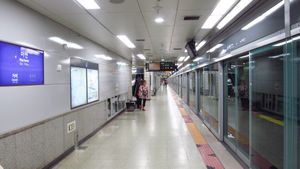 마천역 상행선 승강장