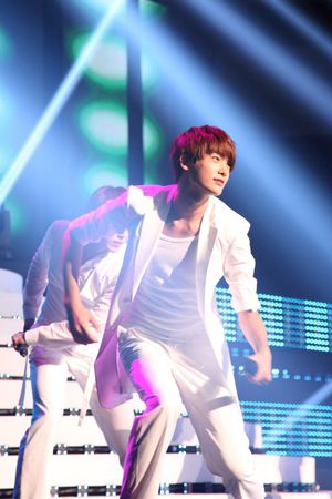 2011년 7월 23일 싸이월드 드림 뮤직 페스티벌에서 공연하는 박형식