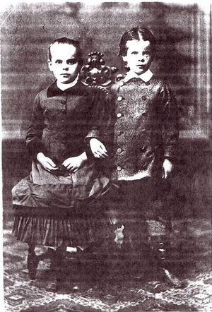 1855년 여동생 민나와 함께한 마인랜더