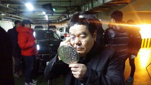 심형래가 원빈 주연의 영화 '아저씨'를 패러디하여 화제가 되었다.