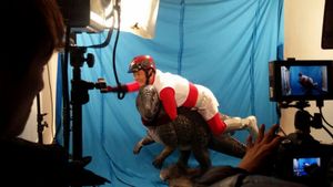 심형래가 영화 '우뢰매' 에스퍼맨과 영화 '용가리'를 패러디하여 화제가 되었다.