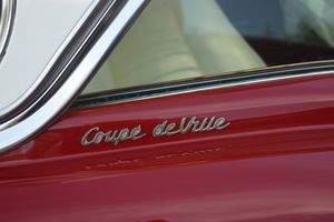캐딜락 쿠페 드 빌 배지