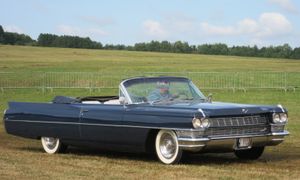 캐딜락 드빌 컨버터블(1964년형) 정측면