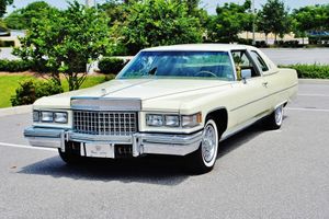 캐딜락 쿠페 드빌(1976년형) 정측면