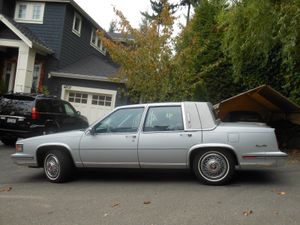 캐딜락 세단 드빌(1986년형) 정측면