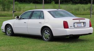 2004 캐딜락 드빌, 후면