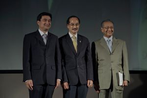 아피싯과 말레이시아의 마하티르 빈 모하마드 전 총리 (2012년 9월 7일)