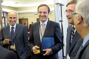 2010년 유럽 국민당 정상 회담에 참석한 사마라스