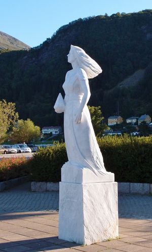 셀레 항구의 성 순니바 조각상