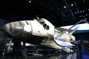 케네디 우주 센터 방문자 단지에 전시된 애틀랜티스