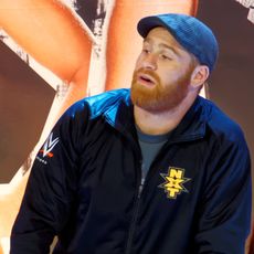 사미 제인의 경기는 비평가들로부터 높은 평가를 받았다.