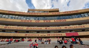 유니버시티 스타디움