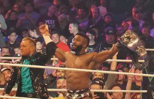 레슬매니아 34에서 WWE 크루저웨이트 챔피언십을 획득한 후 알렉산더