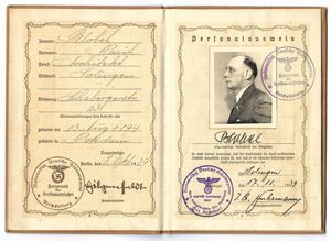 나치 독일의 복지 단체인 "Volkswohlfahrt"가 파울 블로벨에게 발급한 초기 전시 신분증