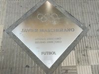 로사리오에 설치된 마스체라노의 기념 플레이트