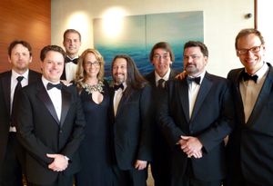 2011년 7월 로스앤젤레스에서 열린 BAFTA 행사에서 섀퍼와 다른 게임 개발자들. 왼쪽부터: 로드 험블, 루이스 캐슬, 데이비드 페리, 브렌다 브레이스웨이트, 존 로메로, 윌 라이트, 팀 섀퍼, 크리스 헤커.