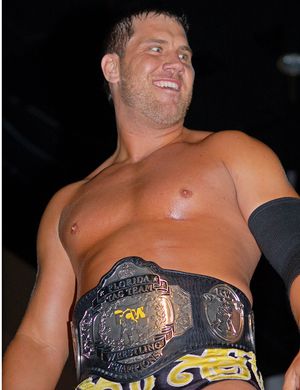 헤닉은 FCW 플로리다 태그팀 챔피언이었다.