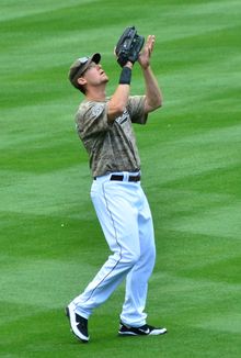 2011년}}에 샌디에이고 파드리스에서 선수로 활동하고 있다.