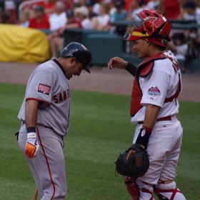 형 벵히(자이언츠)와 대결하는 야디에르