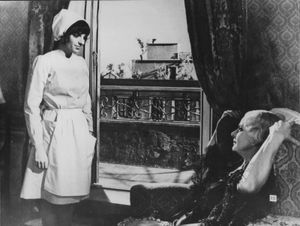 영화 A Matter of Time(1976)에서 라이자 미넬리와 잉그리드 버그만