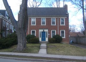 신 조지아 양식으로 설계된 미미코의 주택. 레이크쇼어의 동네는 에토비코에서 최초로 도시화되었다.