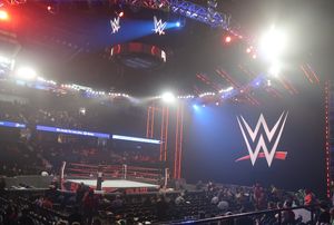 2021년 8월 WWE Raw 방송 전의 올스테이트 아레나