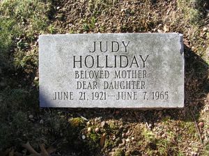 홀리데이의 묘비 받침