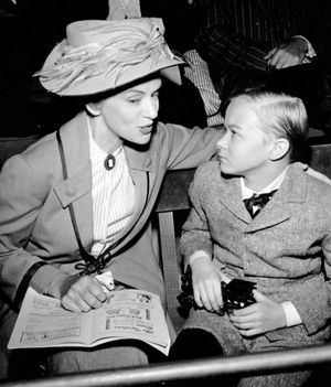 탠디가 출연한 알프레드 히치콕 프레젠트 "The Glass Eye"(1957)