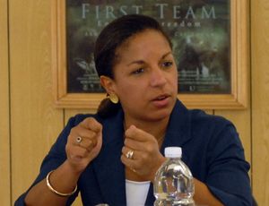 유엔 대사 시절 이라크에 주둔한 MND-B 부대를 방문한 라이스