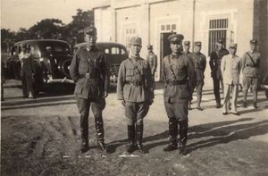 난닝에서 바이충시(白崇禧) (왼쪽), 리쭝런(李宗仁) (오른쪽)과 (1936년 10월 10일)