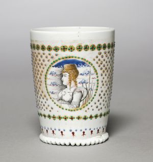 카르파초의 두 베네치아 여인에서 영감을 얻은 무라노산 밀크 유리 잔