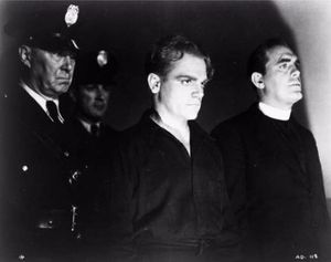 끊임없이 논쟁이 벌어지는 마지막 걸음에서 제임스 캐그니와 팻 오브라이언