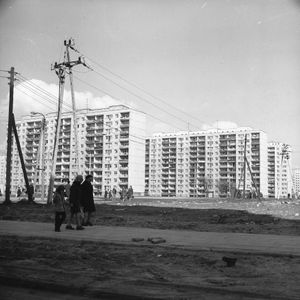 1977년 바르샤바, 공산 폴란드의 신축 패널 건물