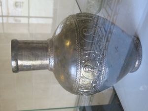 에메사에서 출토된 은제 꽃병, 성서 인물 흉상으로 장식됨 (6세기 말 또는 7세기 초). 루브르 박물관