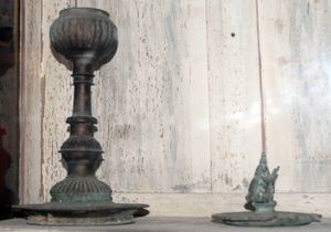 스리랑카 고고학 박물관의 오래된 테이블 램프