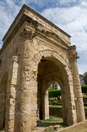 라타키아 테트라포르티쿠스, 서기 193년 셉티미우스 세베루스가 건설함