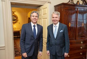 2022년 5월, 하비스토가 워싱턴에서 토니 블링컨 미국 국무장관을 만났다.