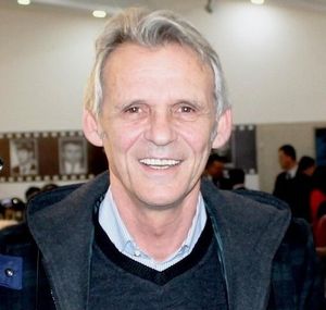 무하렘 사히티는 세 차례에 걸쳐 코소보 축구 국가대표팀 감독을 역임했다.