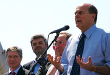 피에르 루이지 베르사니가 에밀리아-로마냐 주지사 바스코 에라니와 함께 선거 운동 중