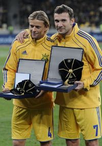 아나톨리 티모슈크와 안드리 셰우첸코는 2011년에 100번째 출전을 하면서 UEFA에게서 감사패를 받았다.