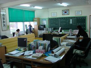 2007년 순천시 인근 시골 학교 교무실 내부