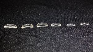 삼성 갤럭시 S5의 6개의 성형된 요소를 보여주는 이미지