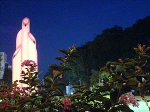 수라바야 전투를 기념하는 「죽창 기념비」(수라바야시).