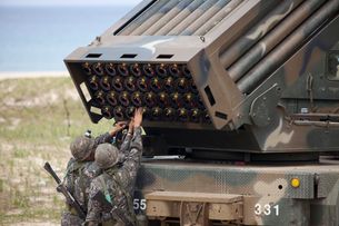 제8군단 해상사격 K136 다연장로켓 발사 훈련