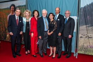 LBJ 재단은 기업가이자 자선가인 테드 터너에게 LBJ 대통령 도서관에서 2015년 레이디 버드 존슨 환경상을 수여했다.