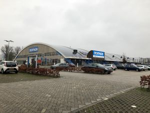 아르넘 (Rijnhal) 매장 입구